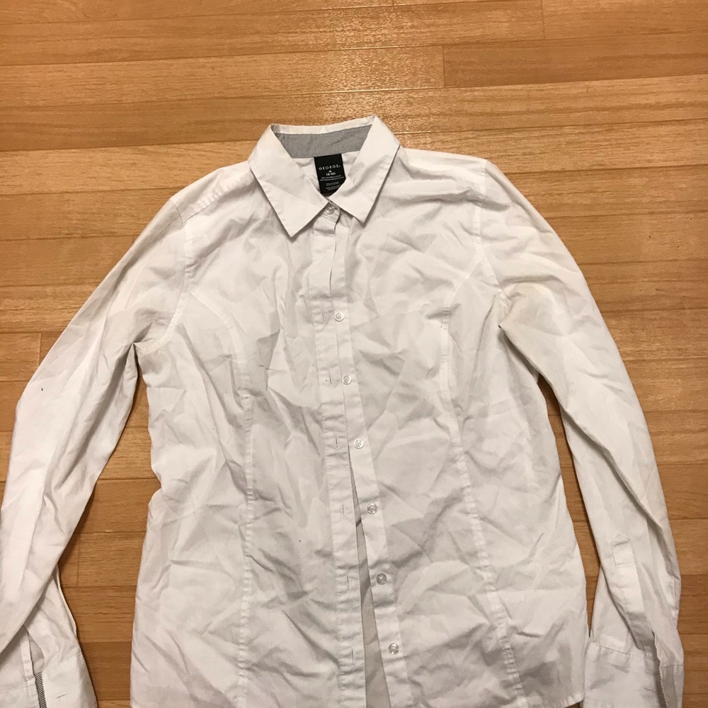 White Long Sleeve Buttom-up Shirt